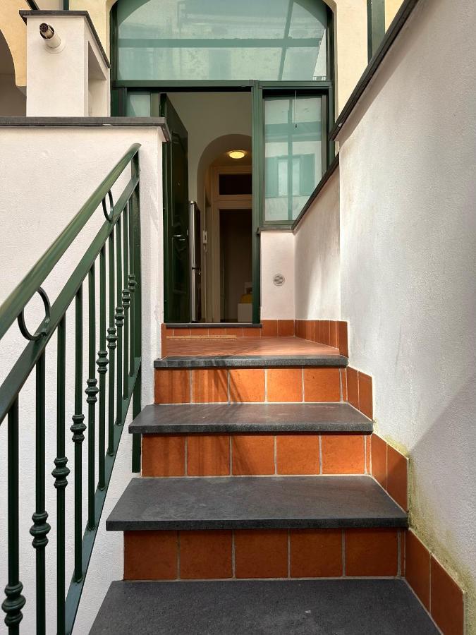 Al Centro Storico Home サレルノ エクステリア 写真